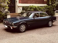 Gebraucht Jaguar XJ12 295 PS (216 kW) 1980 Blau Limousine