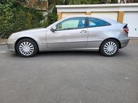 Gebraucht Mercedes C180 143 PS (105 kW) 2007 Gold Coupé