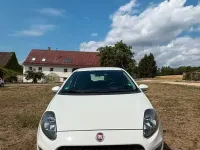 Gebraucht Fiat Punto Lounge 77 PS (56 kW) 2016 Weiß Kleinwagen