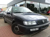 Gebraucht VW Passat 101 PS (74 kW) 1996 Blau Limousine