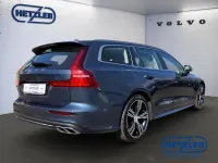 Gebraucht Volvo V60 Inscription 341 PS (250 kW) 2020 Denim blue / metallic Kombi