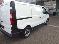 Gebraucht Opel Vivaro 120 PS (88 kW) 2018 Weiß Van / Kleinbus