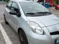 Gebraucht Toyota Yaris 105 PS (77 kW) 2011 Silber Kleinwagen