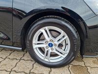 Gebraucht Ford Focus Cool & Connect 125 PS (91 kW) 2022 Schwarz Limousine