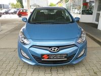 Gebraucht Hyundai i30 Classic 99 PS (72 kW) 2012 Blau metallic Limousine