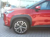 Gebraucht Toyota Yaris Elegant 116 PS (85 kW) 2022 Karminarot metallic Kleinwagen
