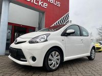 Gebraucht Toyota Aygo Cool 68 PS (50 kW) 2014 Weiß Kleinwagen