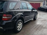 Gebraucht Mercedes ML320 224 PS (164 kW) 2008 Schwarz SUV