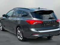 Gebraucht Ford Focus ST-Line X 182 PS (133 kW) 2021 Grau Limousine