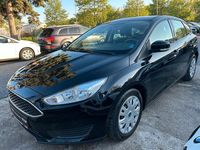 Gebraucht Ford Focus Ambiente 101 PS (74 kW) 2015 Schwarz Limousine