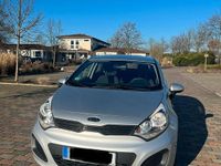 Gebraucht Kia Rio 75 PS (55 kW) 2012 Silber Kleinwagen