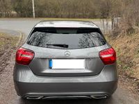 Gebraucht Mercedes A180 109 PS (80 kW) 2016 Grau Limousine