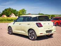 Gebraucht Suzuki Swift Comfort+ 83 PS (61 kW) 2024 Cool yellow metallic Kleinwagen