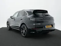 Gebraucht Porsche Cayenne E-Hybrid 470 PS (345 kW) 2024 Schwarz SUV