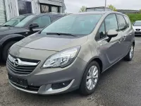Gebraucht Opel Meriva drive 140 PS (102 kW) 2016 Muskatgrau/muskat braun(m2) Van / Kleinbus