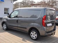 Gebraucht Fiat Doblò 105 PS (77 kW) 2021 Colore esterno (grau (met)) Van / Kleinbus