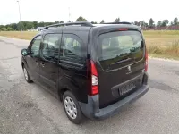 Gebraucht Peugeot Partner Tepee Active 98 PS (72 kW) 2017 Schwarz Van / Kleinbus