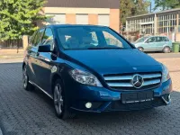 Gebraucht Mercedes B180 122 PS (89 kW) 2012 Blau Kleinwagen