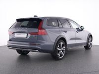 Gebraucht Volvo V60 CC Plus 197 PS (144 kW) 2023 Andere farbe Kombi