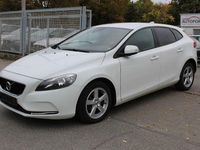 Gebraucht Volvo V40 Kinetic 120 PS (88 kW) 2016 Ice white Kombi