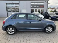 Gebraucht Audi A1 Attraction 95 PS (69 kW) 2018 Utopiablau Limousine