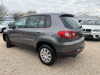 Gebraucht VW Tiguan Freestyle 122 PS (89 kW) 2010 Pepper grey metallic SUV