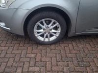 Gebraucht Toyota Avensis Edition 147 PS (108 kW) 2011 Silber Kombi