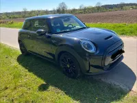 Gebraucht Mini Cooper SE Classic 135 kW (184 PS) 2022 Schwarz Kleinwagen