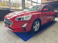 Gebraucht Ford Focus Cool & Connect 125 PS (91 kW) 2018 Rot Limousine