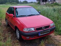 Gebraucht Opel Astra 75 PS (55 kW) 1996 Rot Limousine