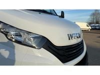 Second-hand Iveco Daily 156 CP (114 kW) 2024 Alb Van