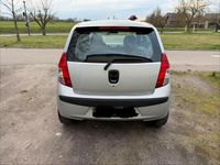 Gebraucht Hyundai i10 67 PS (49 kW) 2009 Silber Kleinwagen