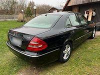 Gebraucht Mercedes E270 Avantgarde 177 PS (130 kW) 2003 Schwarz Limousine