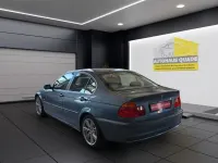 Gebraucht BMW 320 150 PS (110 kW) 1998 Blau Limousine