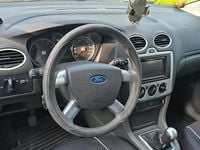 Second-hand Ford Focus 101 CP (74 kW) 2006 Negru Hatchback