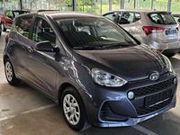 Gebraucht Hyundai i10 Classic 67 PS (49 kW) 2018 Grau Kleinwagen