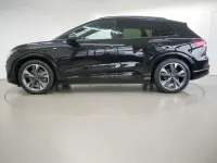 Gebraucht Audi Q4 e-tron S-Line 150 kW (204 PS) 2023 Mythosschwarz metallic SUV