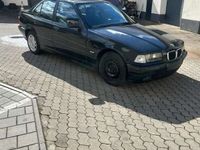 gebraucht BMW 316 316 E36 i Limousine Cosmosschwarz