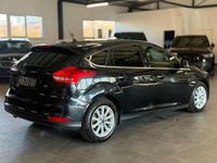 Gebraucht Ford Focus Titanium 125 PS (91 kW) 2015 Blau Limousine