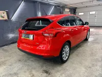 Gebraucht Ford Focus Titanium 125 PS (91 kW) 2018 Rot Limousine
