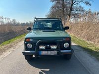 Gebraucht Lada niva 83 PS (61 kW) 2017 Grün SUV