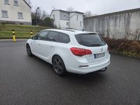 Gebraucht Opel Astra 131 PS (96 kW) 2013 Weiß Kombi