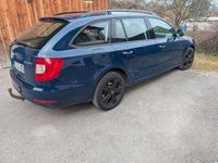 Gebraucht Skoda Superb 140 PS (102 kW) 2011 Blau Limousine