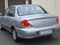 Gebraucht Kia Shuma 102 PS (75 kW) 2004 Silber metallic Kleinwagen