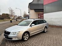 Gebraucht Skoda Superb 140 PS (102 kW) 2012 Silber Kombi