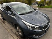 Gebraucht Kia Ceed Spirit 128 PS (94 kW) 2015 Blau Kleinwagen