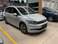 Gebraucht VW Touran Highline 150 PS (110 kW) 2023 Silber Van / Kleinbus
