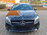 Gebraucht Mercedes A200 Urban 156 PS (114 kW) 2017 Schwarz Limousine
