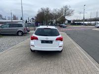 Gebraucht Opel Astra Design Edition 140 PS (102 kW) 2011 Weiß Kombi