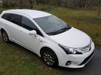 Gebraucht Toyota Avensis Premium 177 PS (130 kW) 2012 Weiß metallic Kombi